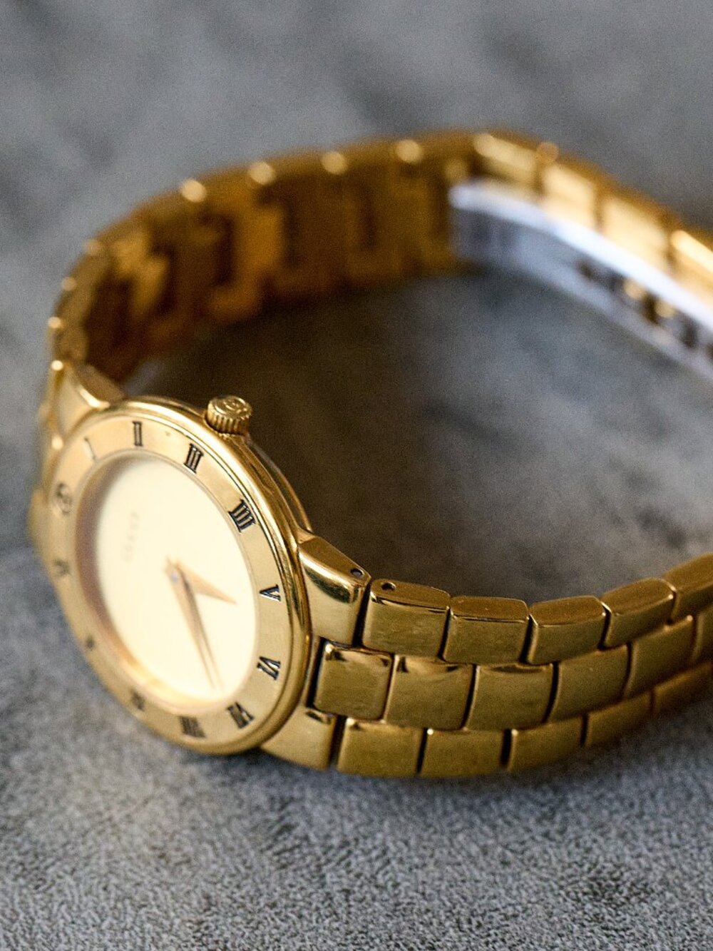 Gucci Ladies Quartz Watch 3300.2.L Gold Plated, 26mm Case, Swiss Made - Picture 3 of 12